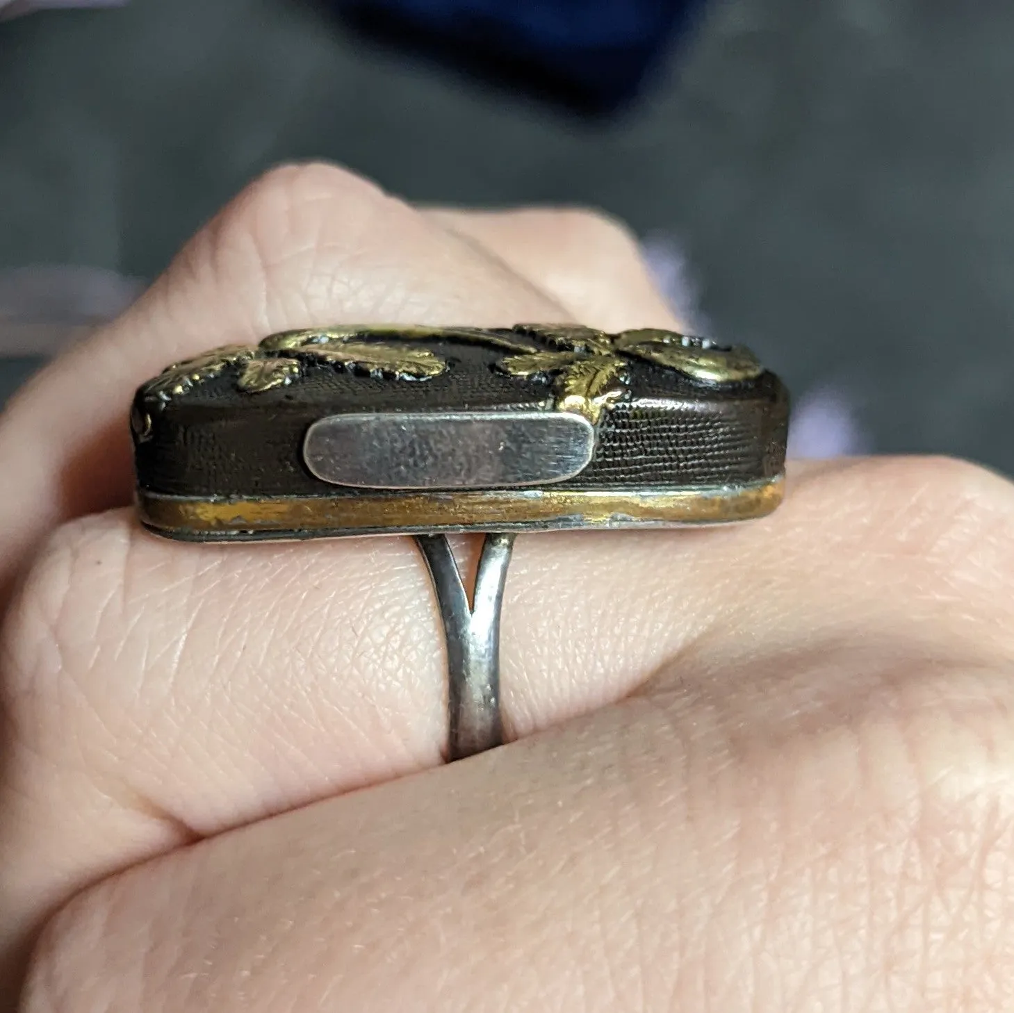 1860's Victorian Shakudo Silver 10 Karat Mixed Metal Ginseng Root Ring