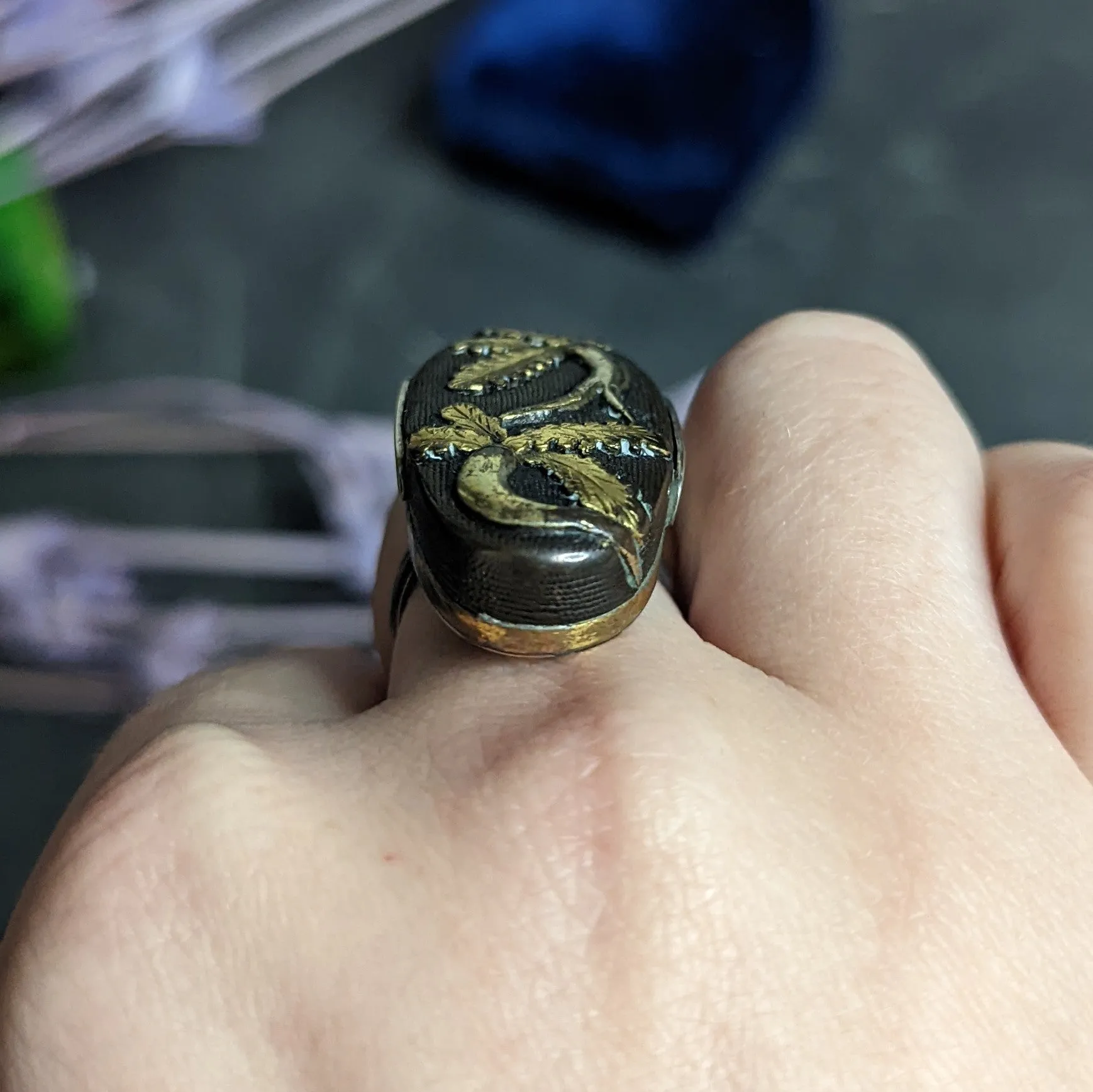 1860's Victorian Shakudo Silver 10 Karat Mixed Metal Ginseng Root Ring