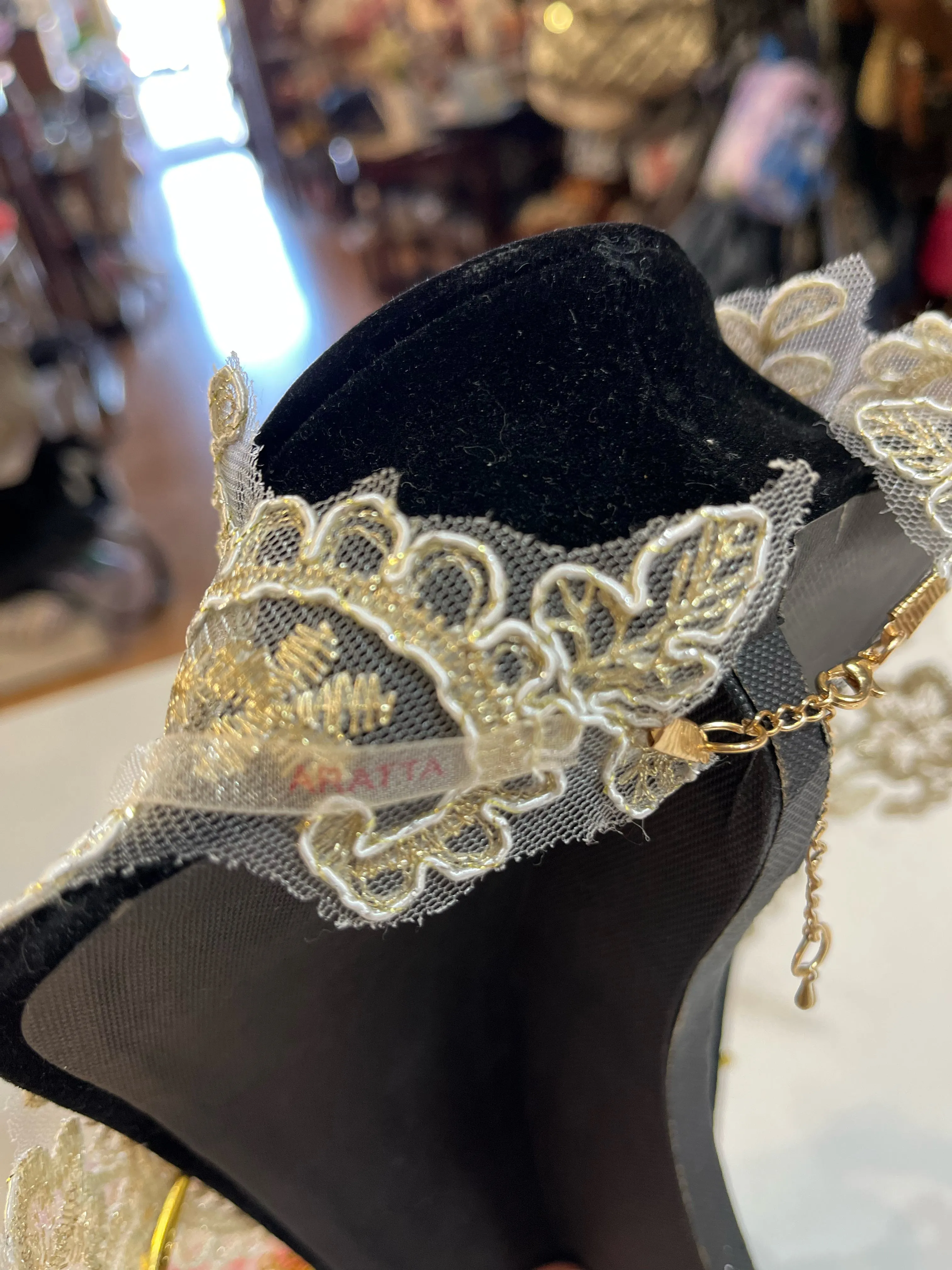 Aratta "Queen Victoria Pinned" Necklace