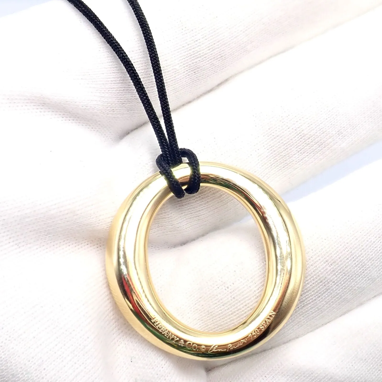 Authentic! Tiffany & Co 18k Yellow Gold Peretti 35mm Medium Sevillana Necklace