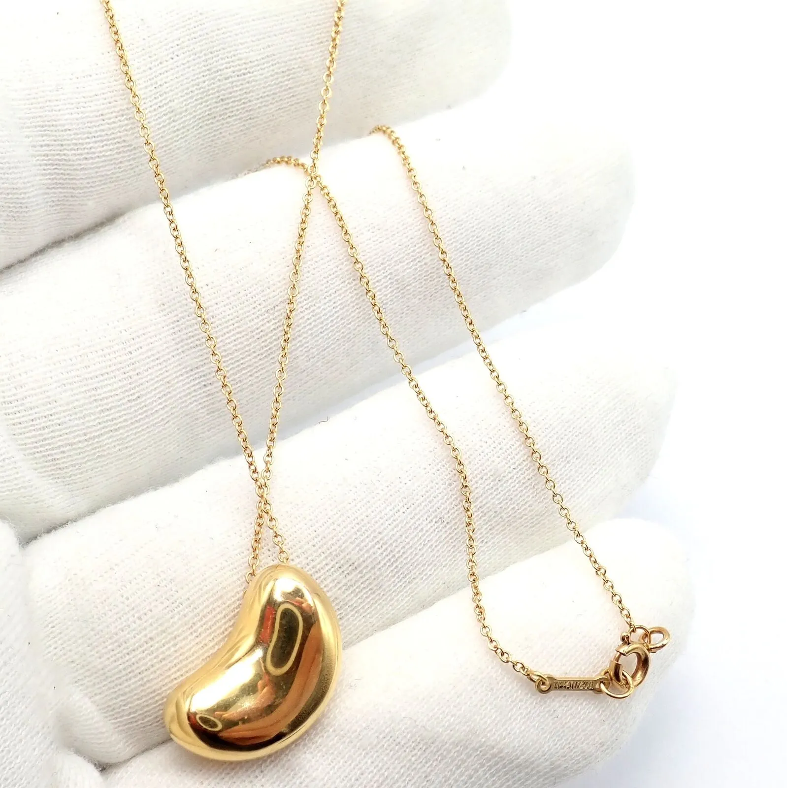Authentic! Tiffany & Co Elsa Peretti 18k Yellow Gold Medium Bean Necklace