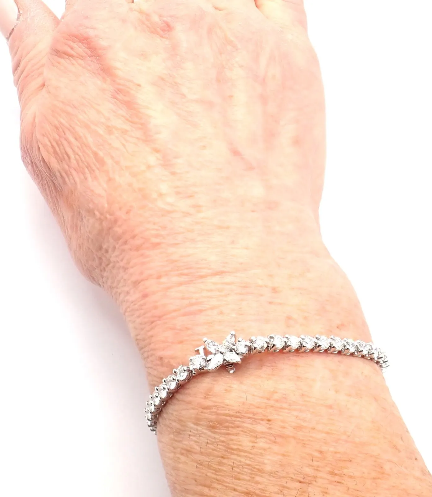 Authentic! Tiffany & Co Victoria Platinum 4.49ct Diamond Line Tennis Bracelet