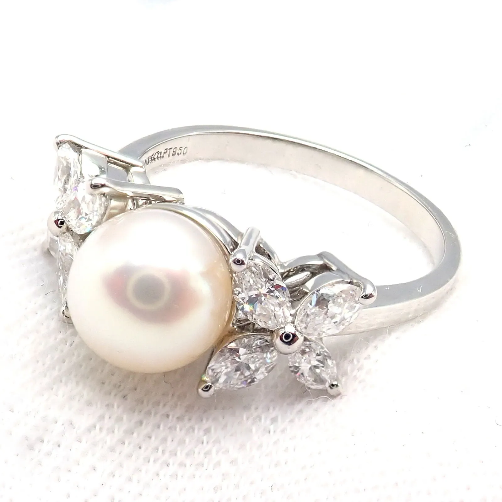 Authentic! Tiffany & Co Victoria Platinum Diamond 7.5mm Pearl Band Ring