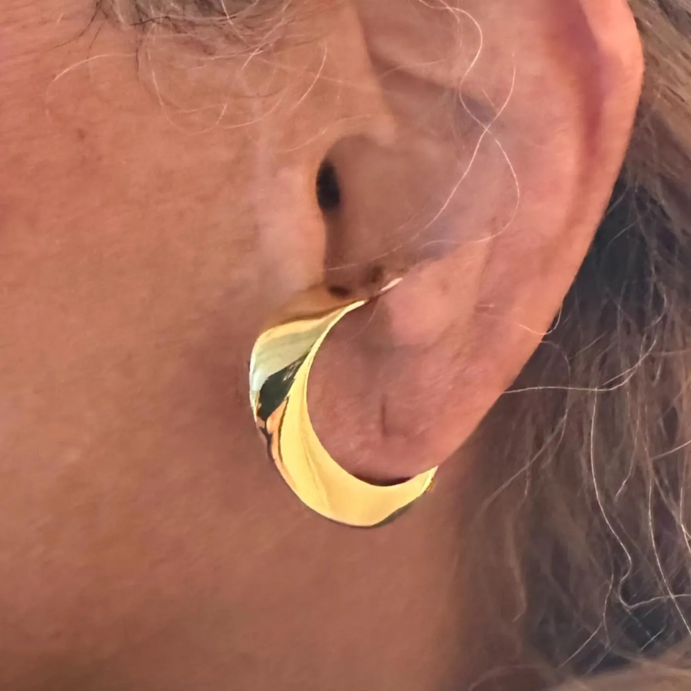 Authentic Vintage Tiffany & Co 18k Yellow Gold Peretti Lily Lobe Hoop Earrings