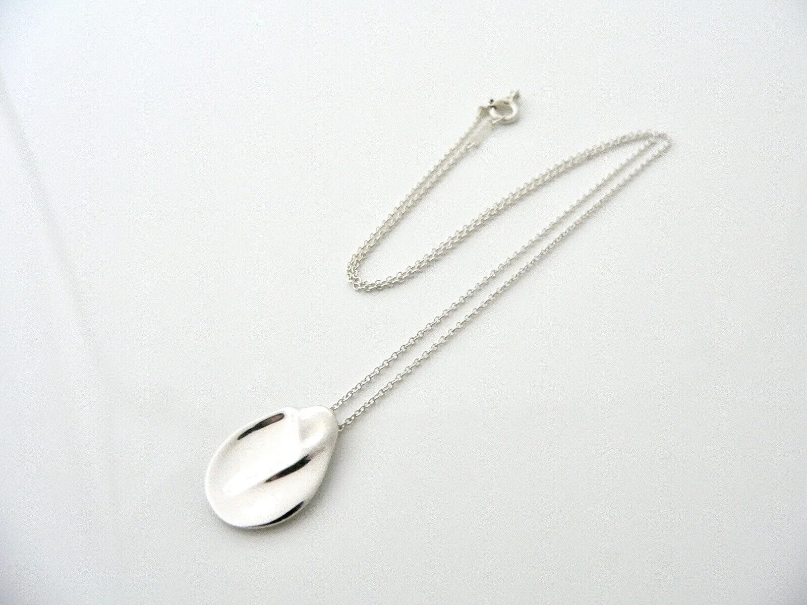 Tiffany & Co Madonna Necklace Pendant Charm Chain T Co Elsa Peretti Love Gift